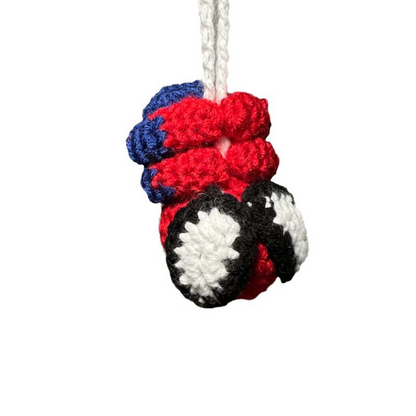 🔥 -50 % AUJOURD'HUI ! 🕸️ Pendentif Voiture Héros Araignée au Crochet – Polyester – Fait Main & Écologique pour Intérieur Auto Ludique 🚗