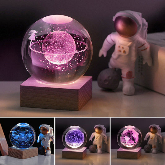 🪐✨ 50 % de réduction ⚡ Veilleuse en cristal gravé 3D – Galaxie, Système solaire ou Saturne dans une sphère lumineuse ! Socle en bois, idéal comme cadeau 🌌🎁